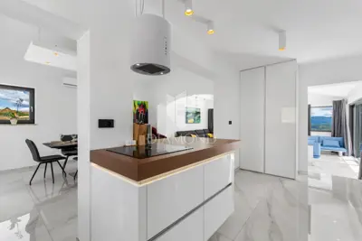 Vila 190 m², Buzet - panoramski pogled i privatnost - 8