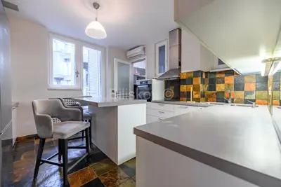 Zagreb, Donji Grad, poslovni prostor, Trg bana Josipa Jelačića - 11