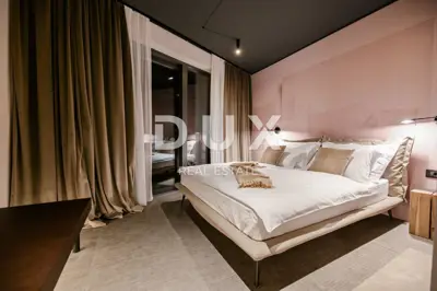 Villa 560 m², Mošćenice - heated pool and view of Kvarner - 12