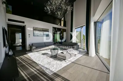 Villa 560 m², Mošćenice - heated pool and view of Kvarner - 6