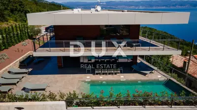 Villa 560 m², Mošćenice - heated pool and view of Kvarner