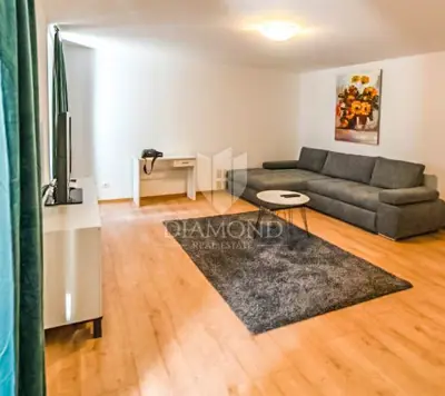 Stan 75 m², Rovinj centar - terasa i blizu mora