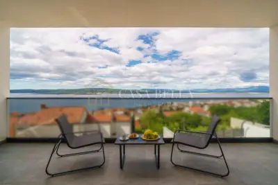 Stan 62 m², Crikvenica - 2 spavaće sobe, terasa s pogledom na more