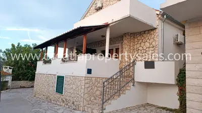 Kuća 115 m², Šolta - 60 m od mora