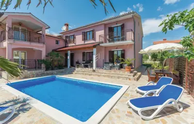 Kuće 300 m², Labin - bazen i 5 apartmana