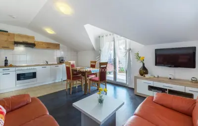 Kuće 300 m², Labin - bazen i 5 apartmana - 16