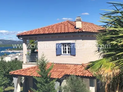 Kuća, Otok Murter, bazen i panoramski pogled na more