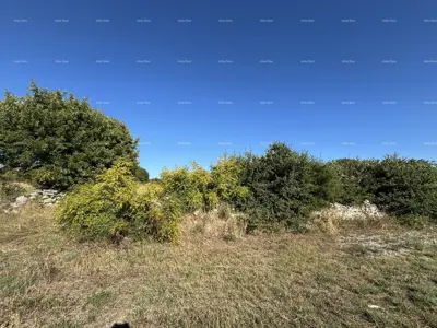 KANFANAR - Prodaje se građevinsko zemljište / građevinska dozvola