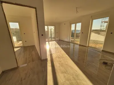 Apartman 50 m², Njivice - okućnica i pogled na more - 9