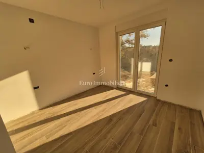 Apartman 50 m², Njivice - okućnica i pogled na more - 12