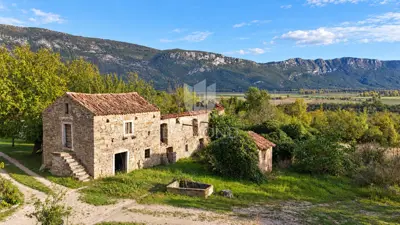 House 170 m², Labin - stone house for renovation