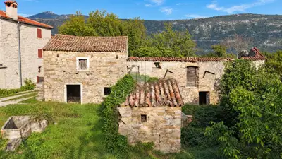 House 170 m², Labin - stone house for renovation - 2