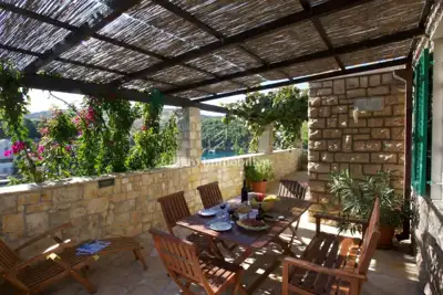 House for sale in Otok Brač, 200 m² - 8