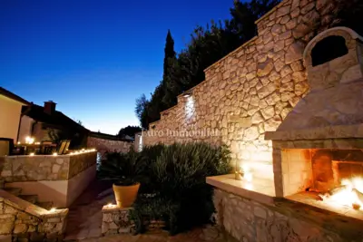 House for sale in Otok Brač, 200 m² - 15