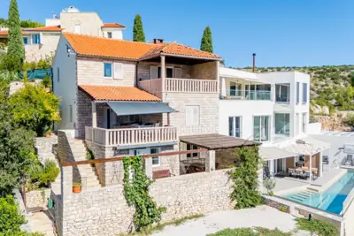 House for sale in Otok Brač, 200 m² - 3