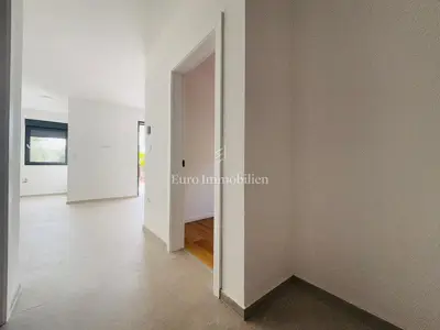 Stan s bazenom i vrtom blizu mora – Jakišnica - 7