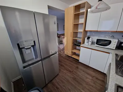 Wohnung 84 m², Nova Veruda, Pula - große Terrasse und Blick auf die Marina - 10