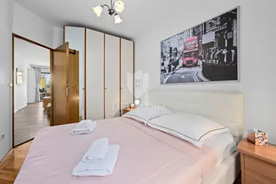 Wohnung 84 m², Nova Veruda, Pula - große Terrasse und Blick auf die Marina - 14