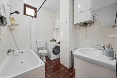 Wohnung 84 m², Nova Veruda, Pula - große Terrasse und Blick auf die Marina - 16