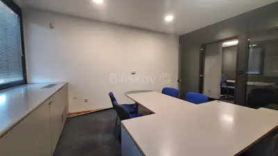 Trnje, Kanal, ausgestattetes Büro 32 m² im 1. Stock eines Geschäftsgebäudes