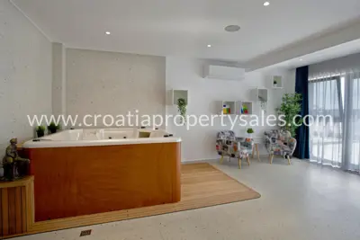 Villa 350 m², Omiš - Panoramablick auf das Meer und die Inseln - 5
