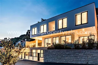 Villa 350 m², Omiš - Panoramablick auf das Meer und die Inseln - 2