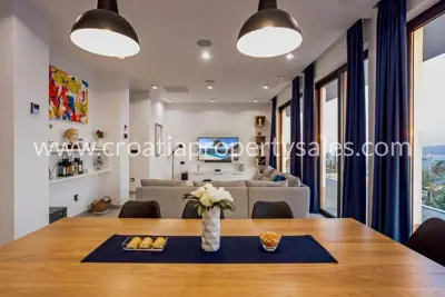 Villa 350 m², Omiš - Panoramablick auf das Meer und die Inseln - 12