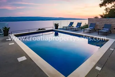 Villa 350 m², Omiš - Panoramablick auf das Meer und die Inseln