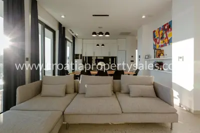 Villa 350 m², Omiš - Panoramablick auf das Meer und die Inseln - 8