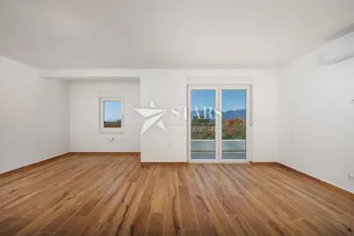 Stan 76 m², Viškovo - 3 spavaće sobe i terasa - 6