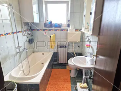 House for sale in Dugo Selo - Centar, 402 m² - 9