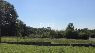 Land 5,895 m², Barban - asphalt access and subdivision