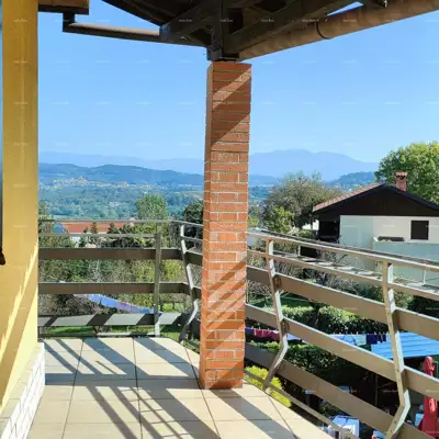 Semi-detached house in Pazin, with views of Mount Učka
