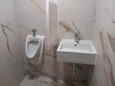 Zagreb, Britanski trg, novouređen poslovni prostor, lokal - 7