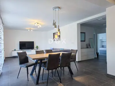 Dvojna kuća 600 m², Rab - 6 apartmana i A+