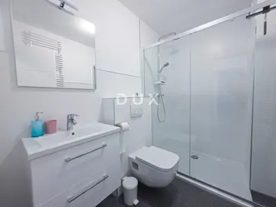 Doppelhaus 600 m², Rab - 6 Apartments und A+ - 18