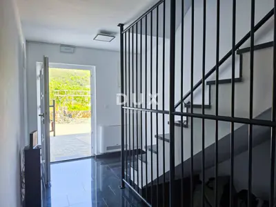 Doppelhaus 600 m², Rab - 6 Apartments und A+ - 2