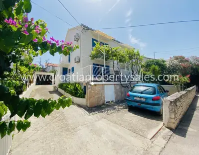 Kuća, Brač, 90 m², 295 000 €