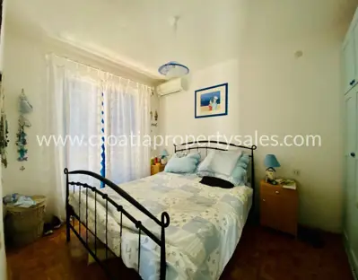 Haus, Brač, 90 m², 295 000 € - 3