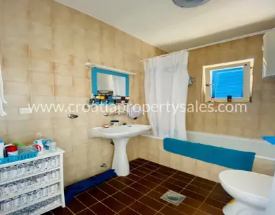 Haus, Brač, 90 m², 295 000 € - 11