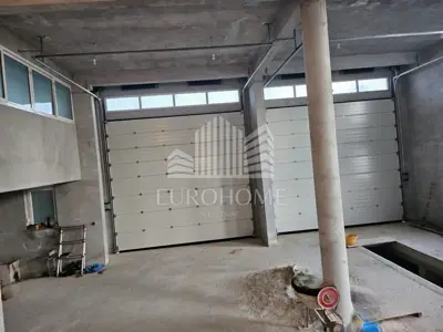Commercial building 1,283 m², Murvica - excellent location by roads - 4