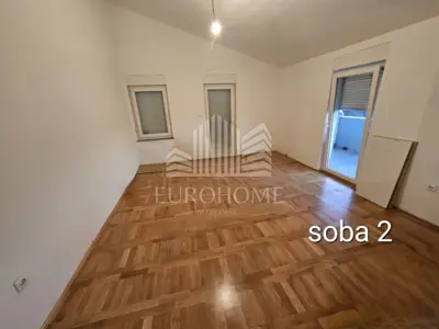 Commercial building 1,283 m², Murvica - excellent location by roads - 10