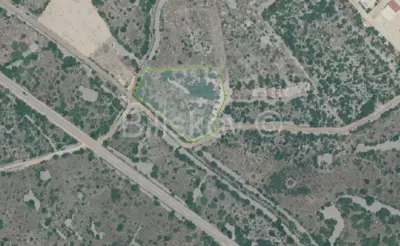Građevinsko zemljište 3.250 m², Martinska, blizu mora - 3