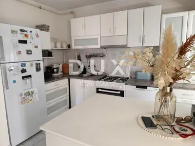 ISTRA, PULA - 3S+DB stan u Šijani 96 m² - POGLED NA MORE! - 3