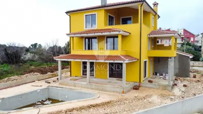 Haus zum Kauf in Premantura, 390 m² - 5