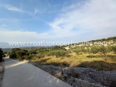 Grundstück, Brač, 20 256 m², 95 000 € - 10