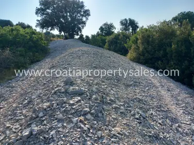 Grundstück, Brač, 20 256 m², 95 000 € - 5