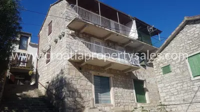 Kuća 79 m², Šolta - 25 m od rive i mora
