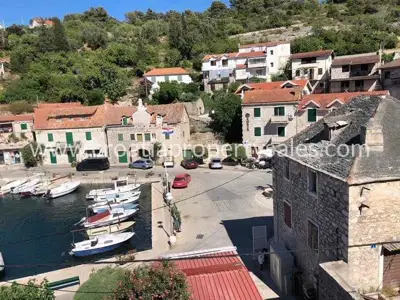 House 79 m², Šolta - 25 m from the waterfront and the sea - 2