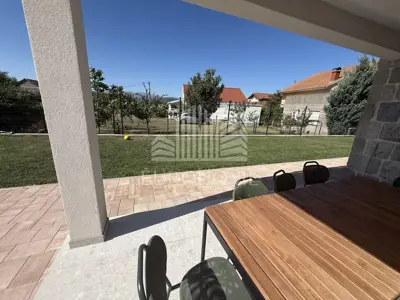 SINJ, OTOK, Najam nova kamena kuća, 200 m² - 19